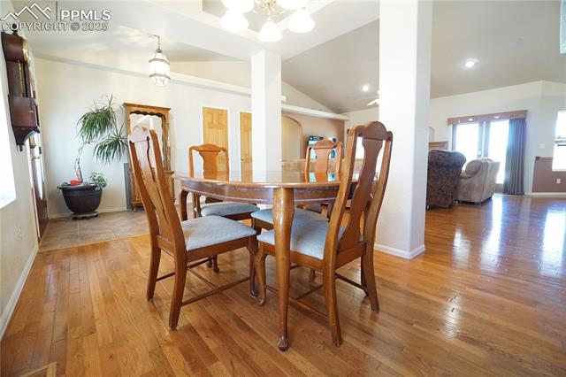 461 E Fredonia Drive