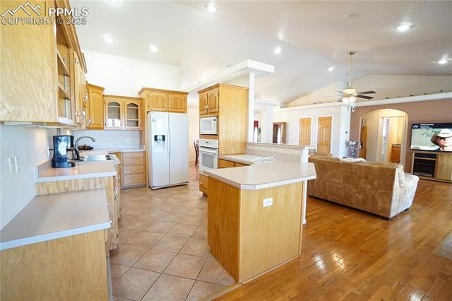 461 E Fredonia Drive