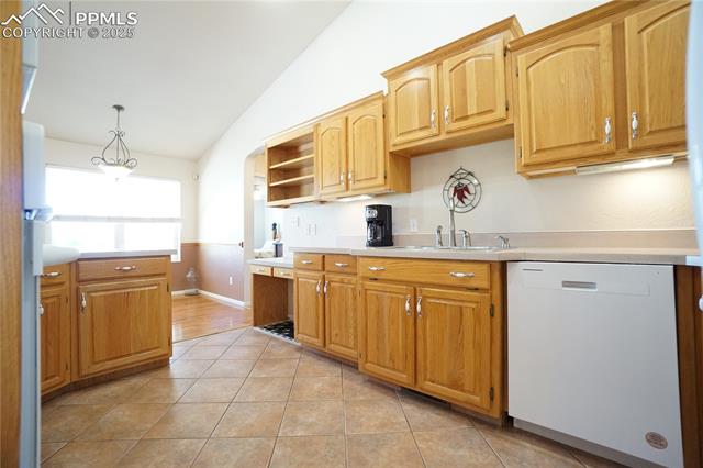 461 E Fredonia Drive