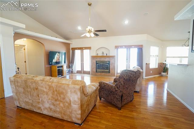 461 E Fredonia Drive