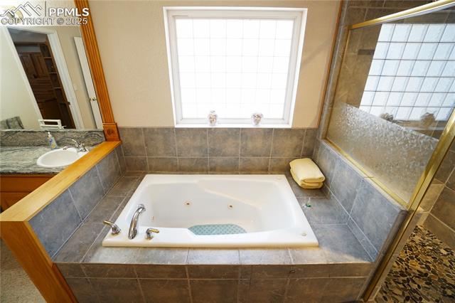 461 E Fredonia Drive