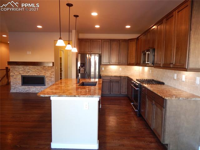 6320 Resplendent Court