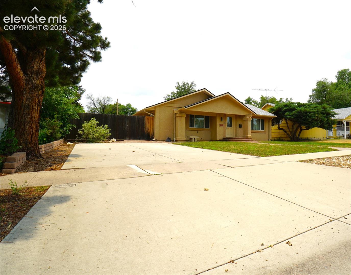 1635 Holmes Drive