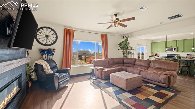1072 S Avenida Del Oro