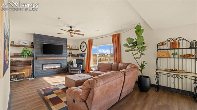 1072 S Avenida Del Oro