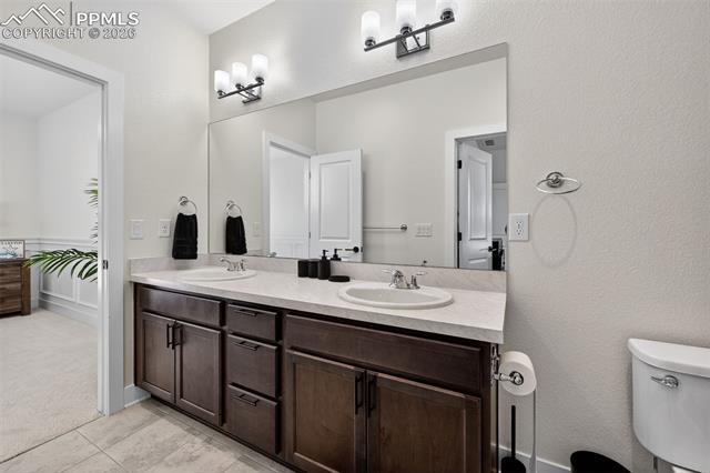 6810 S Valleyhead Court