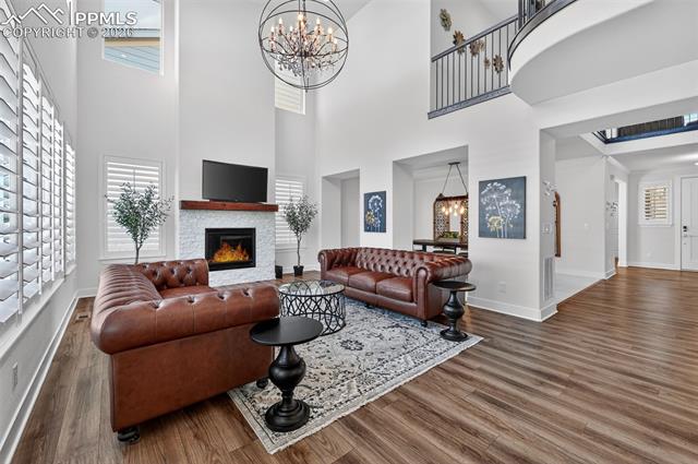 6810 S Valleyhead Court