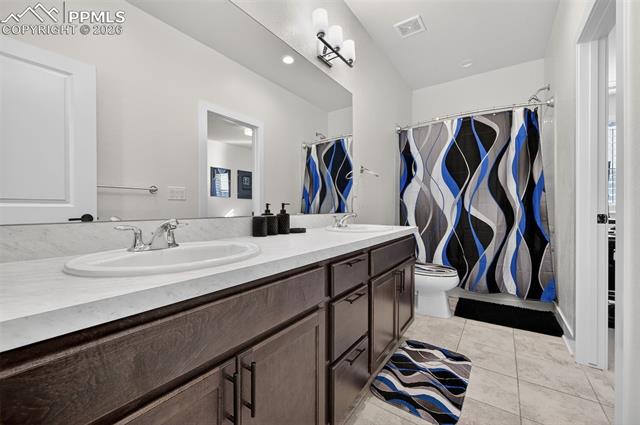 6810 S Valleyhead Court