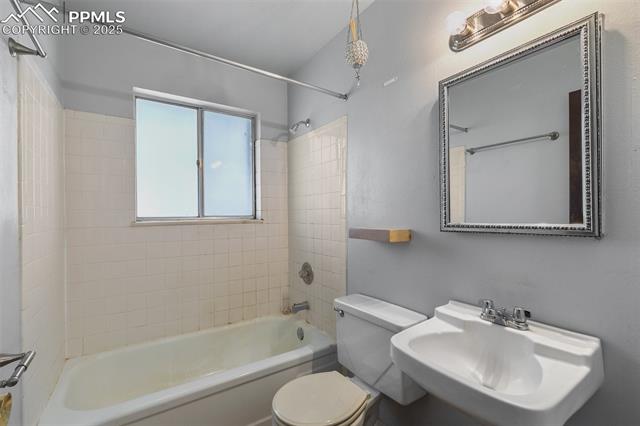 1226 Chiricahua Drive