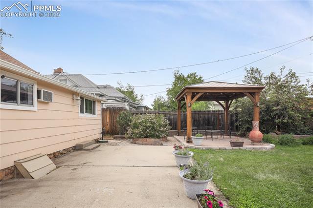 712 W Cucharras Street