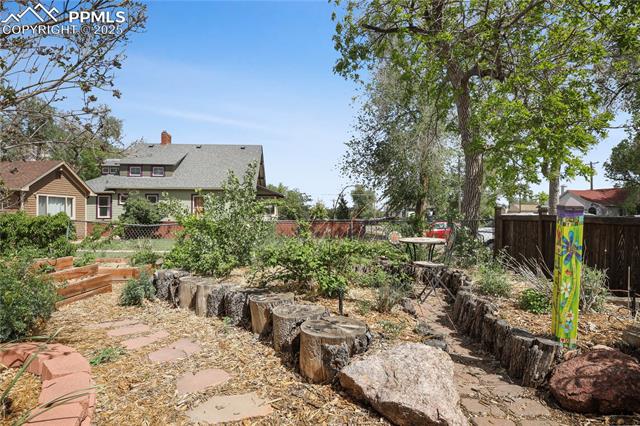 712 W Cucharras Street