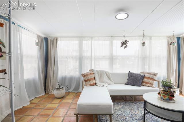 712 W Cucharras Street