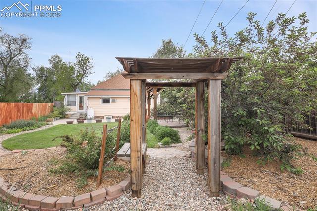 712 W Cucharras Street