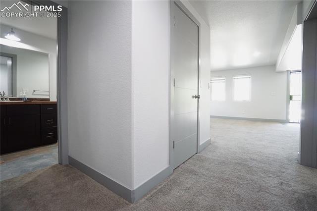 1407 Manitou Boulevard