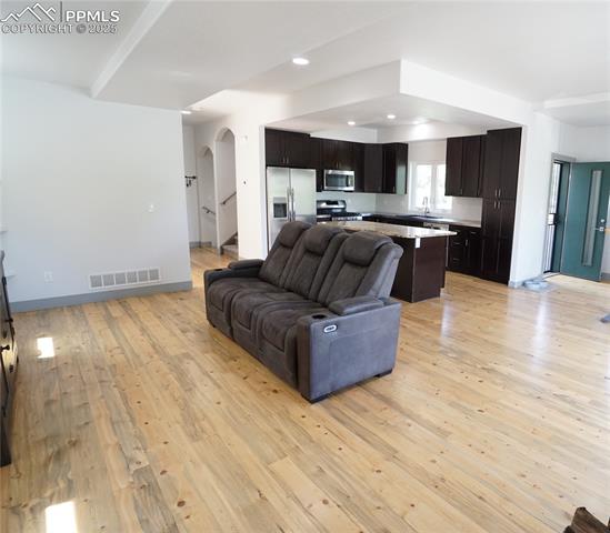 1407 Manitou Boulevard