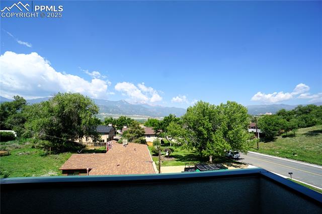 1407 Manitou Boulevard