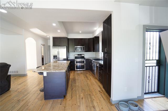 1407 Manitou Boulevard