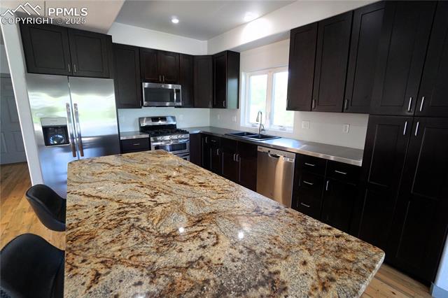 1407 Manitou Boulevard