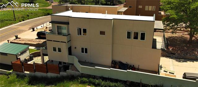 1407 Manitou Boulevard