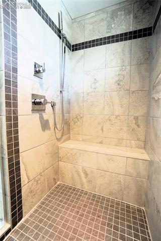 1407 Manitou Boulevard