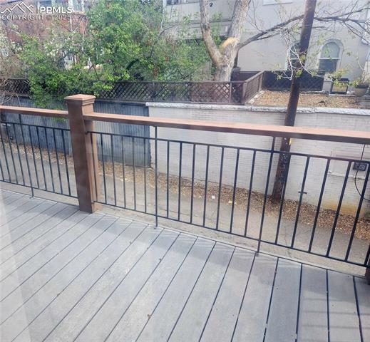805 E 7th Street 8