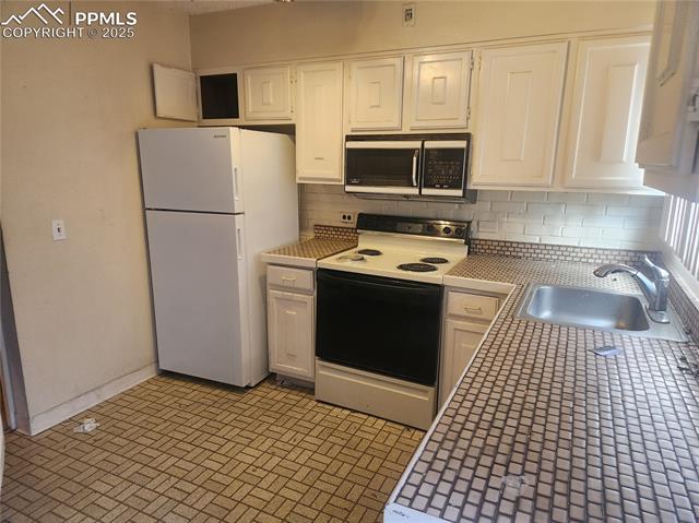 805 E 7th Street 8