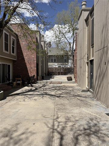 805 E 7th Street 8