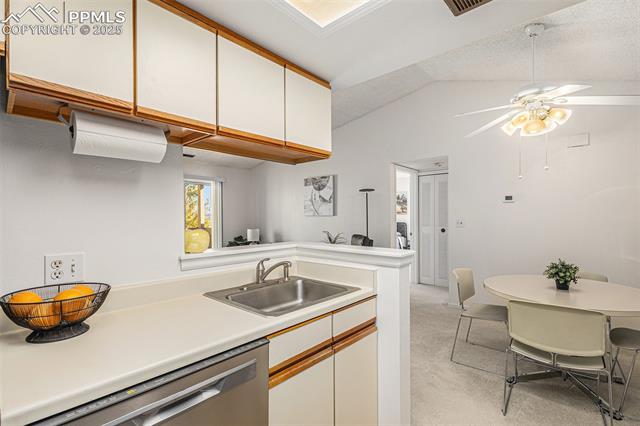 846 Tenderfoot Hill Road 202