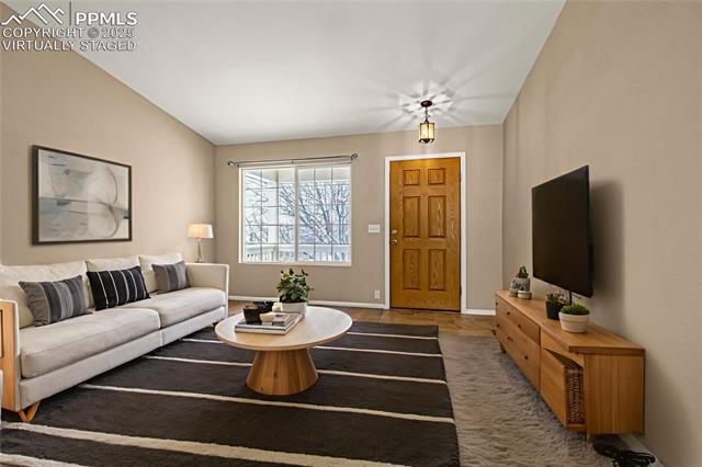 7286 Bentwater Drive