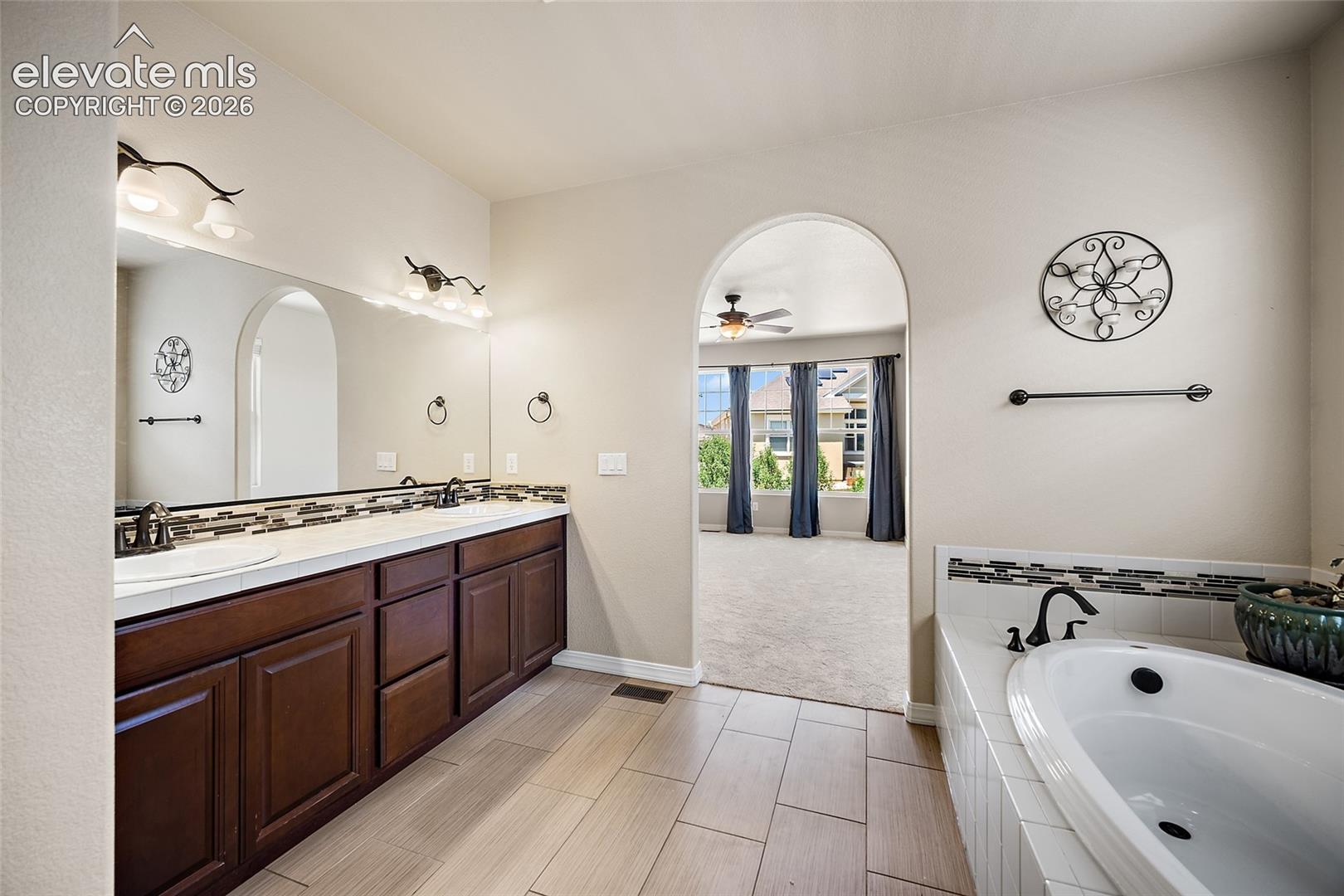 4426 New Santa Fe Trail