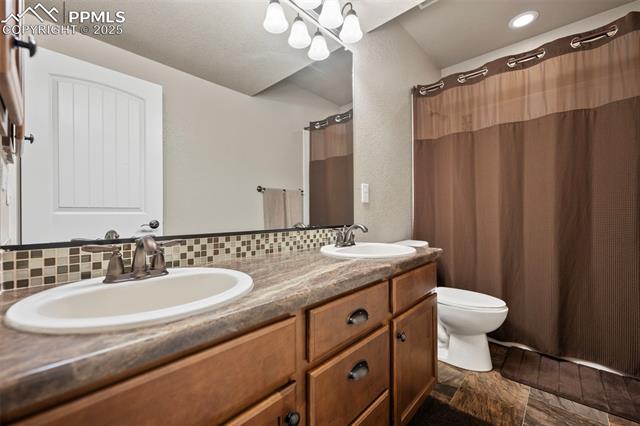 6440 Forest Thorn Court