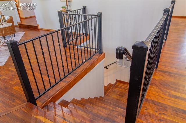 115 E Kings Deer Point