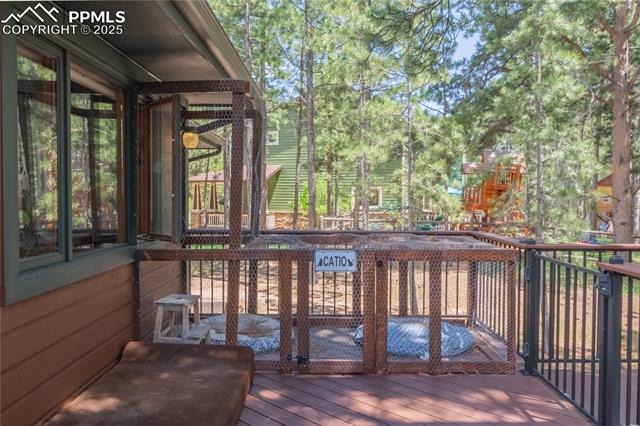 115 E Kings Deer Point