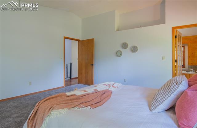 115 E Kings Deer Point