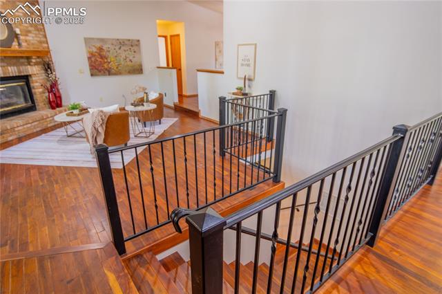 115 E Kings Deer Point