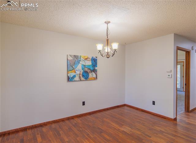 115 E Kings Deer Point