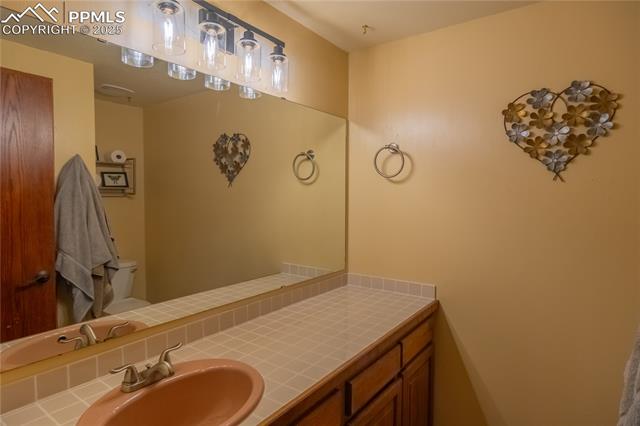 115 E Kings Deer Point