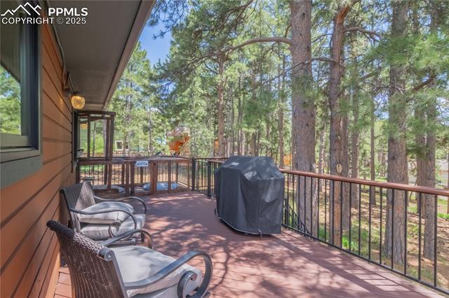 115 E Kings Deer Point