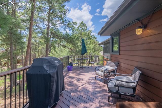 115 E Kings Deer Point