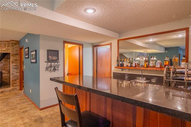 115 E Kings Deer Point