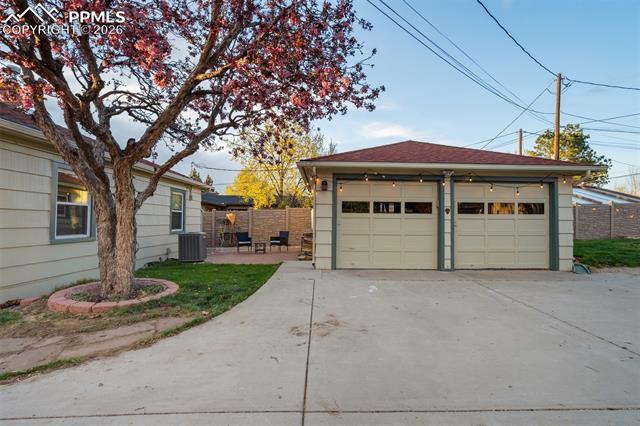 811 Farragut Avenue