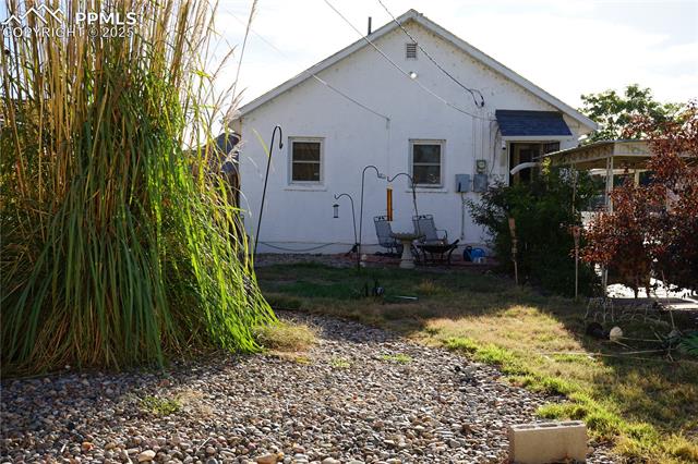 414 E Adams Avenue