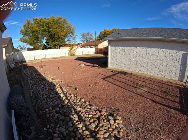 414 E Adams Avenue