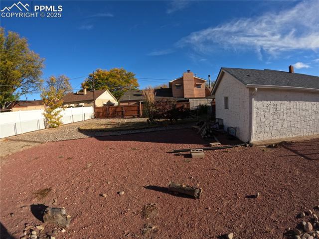 414 E Adams Avenue