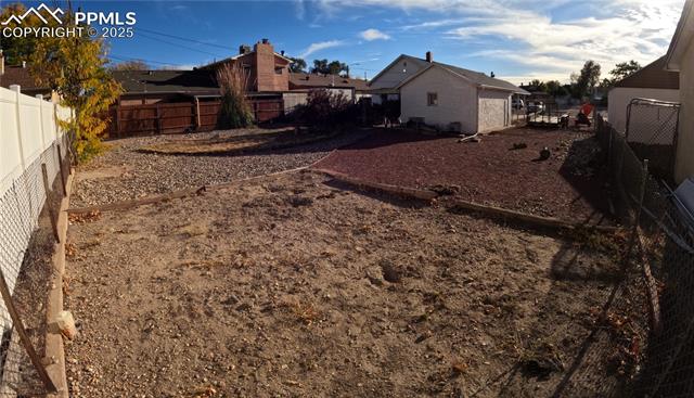 414 E Adams Avenue