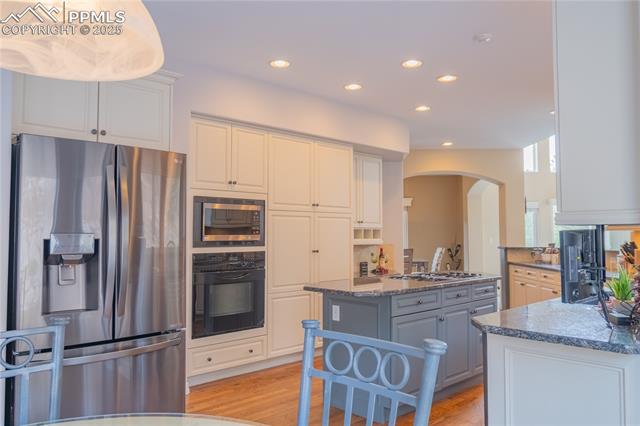 7360 Winding Oaks Drive