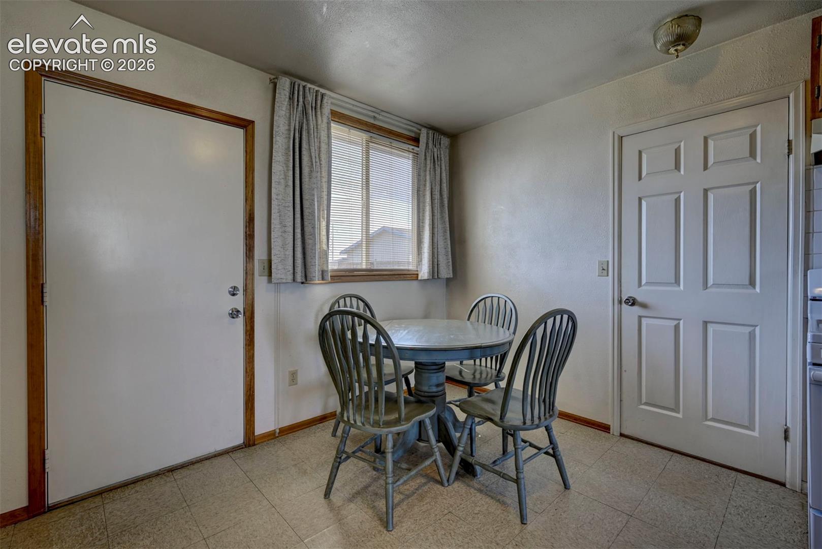 4125 Log Road