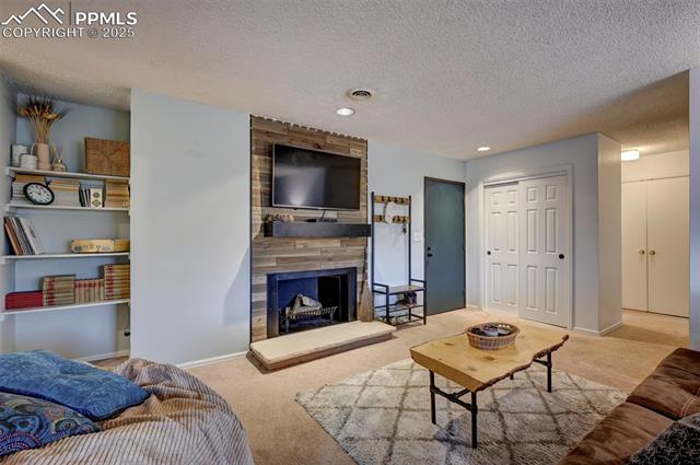 6550 Delmonico Drive 201