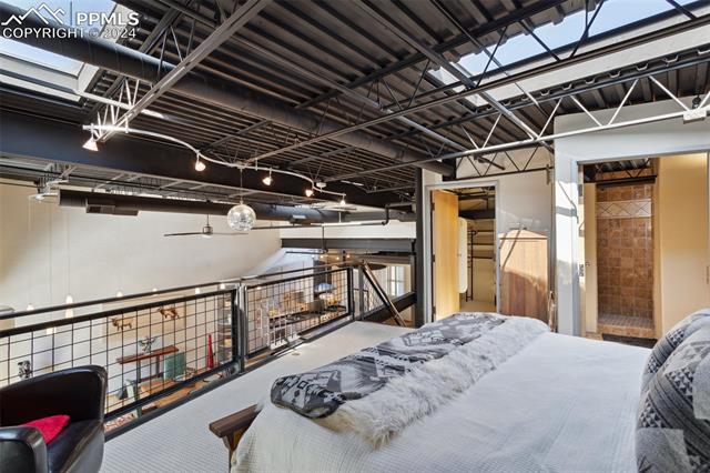 906 Manitou Avenue 202