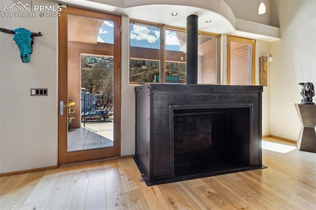 906 Manitou Avenue 202